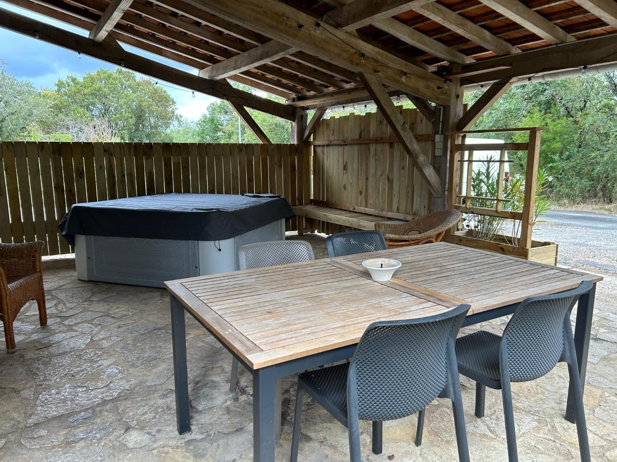 Le Domaine De La Claire Fontaine Gites -Chambres D'Hotes Montvalent 외부 사진